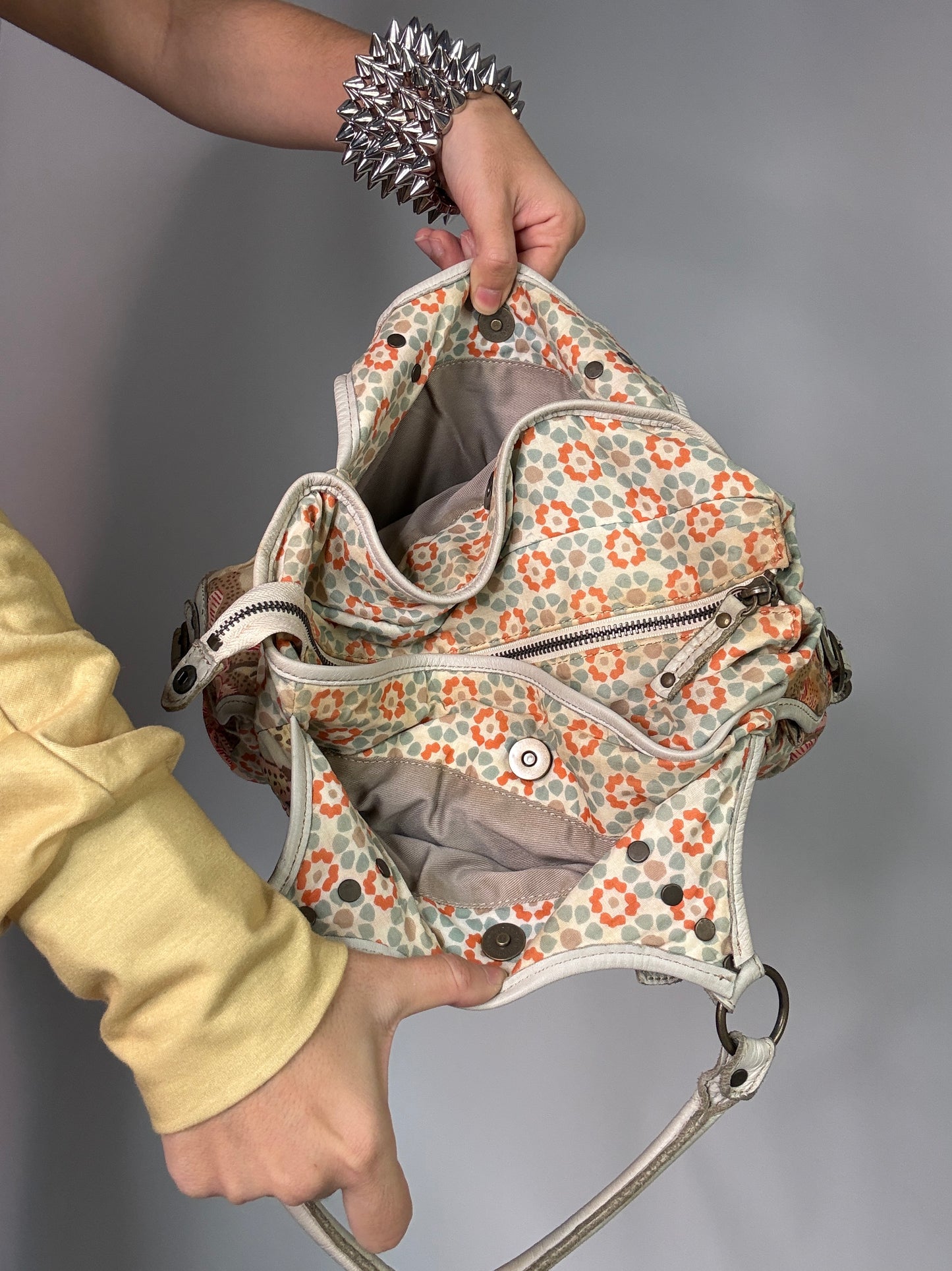 2000s vintage cargo bag