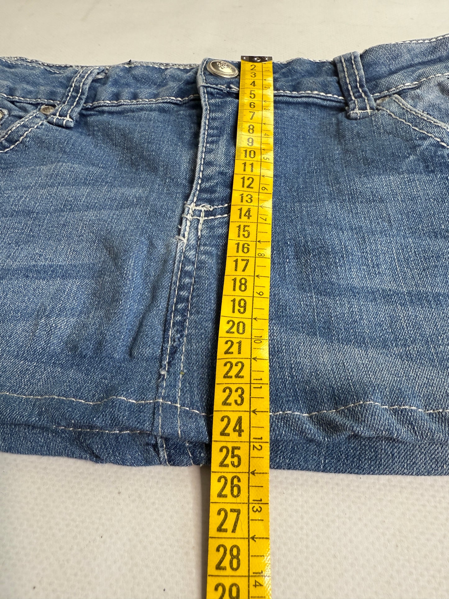 2000s low rise denim mini skirt