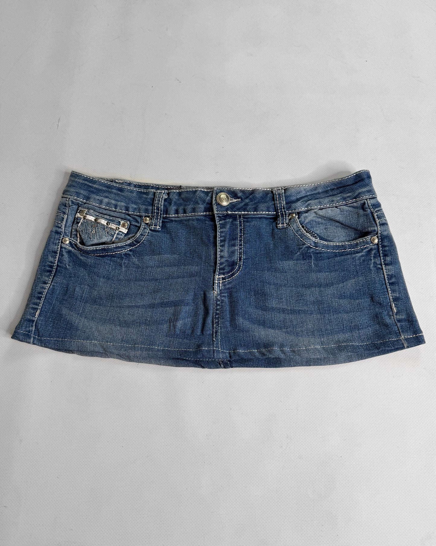 2000s low rise denim mini skirt