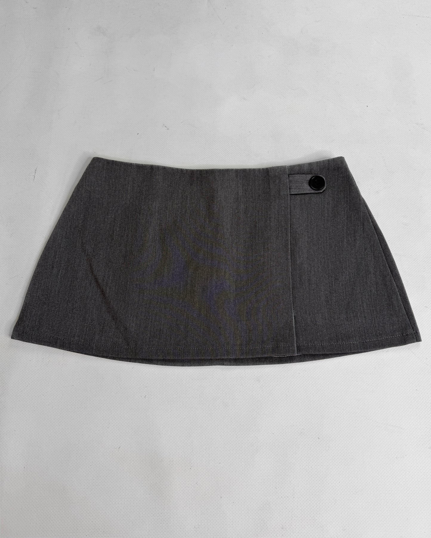 office siren black mini low rise skirt