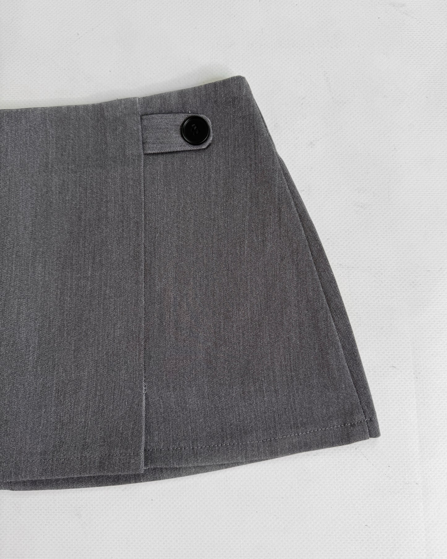 office siren black mini low rise skirt