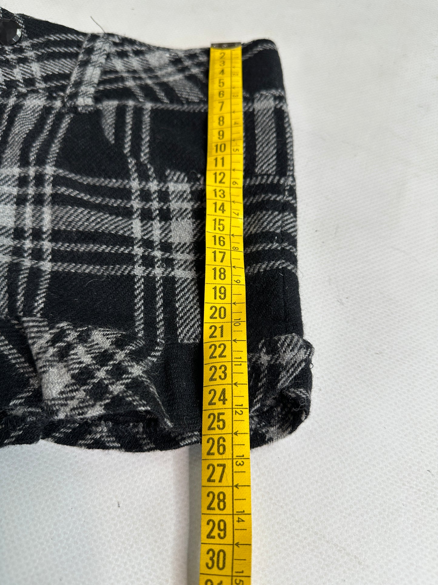 Vintage 2000s Plaid Shorts model off duty