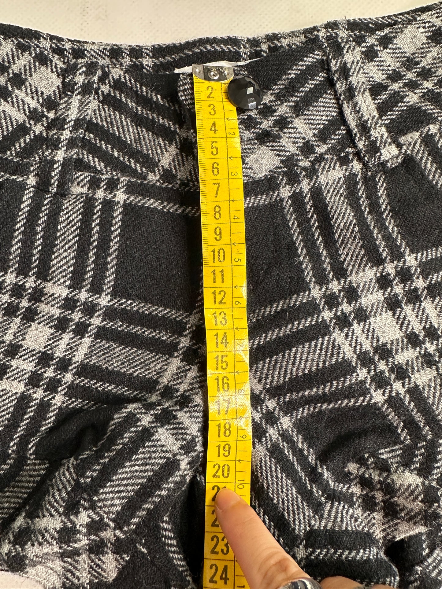 Vintage 2000s Plaid Shorts model off duty